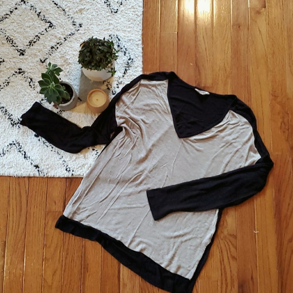 MOVING! Madewell Paneled V-neck Split Hem Light Knit Top